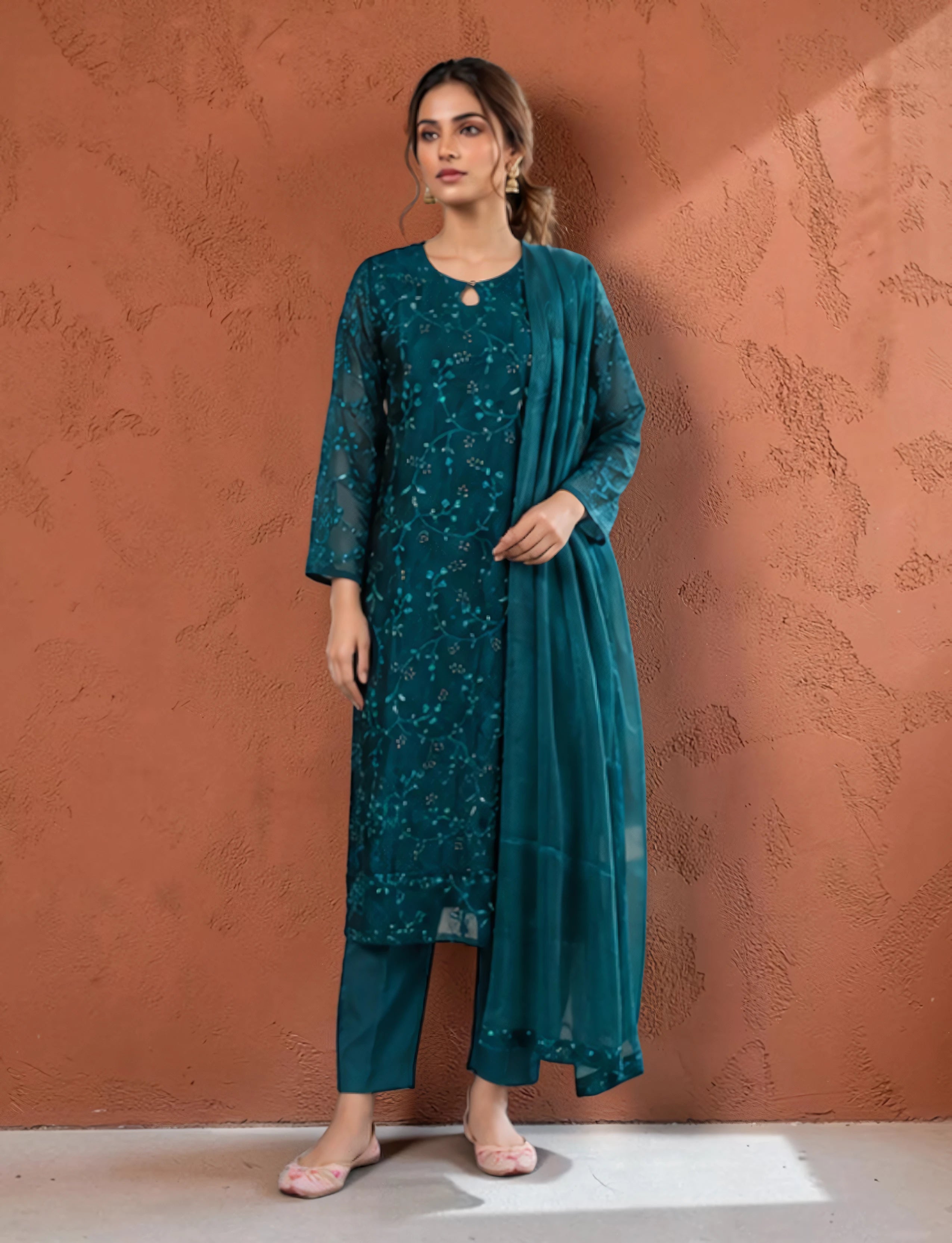 Women’s Green Floral Embroidered Kurta Set