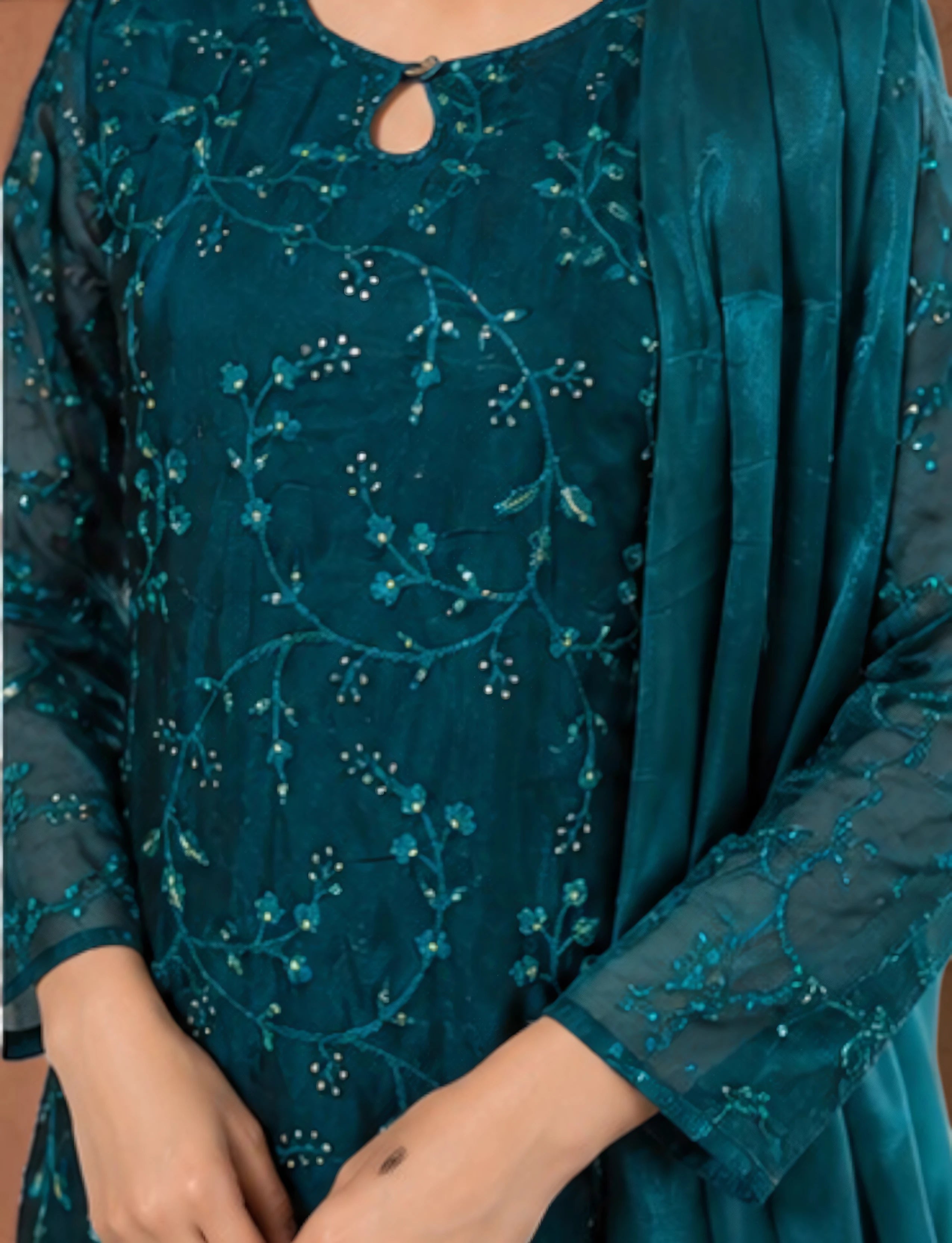 Women’s Green Floral Embroidered Kurta Set