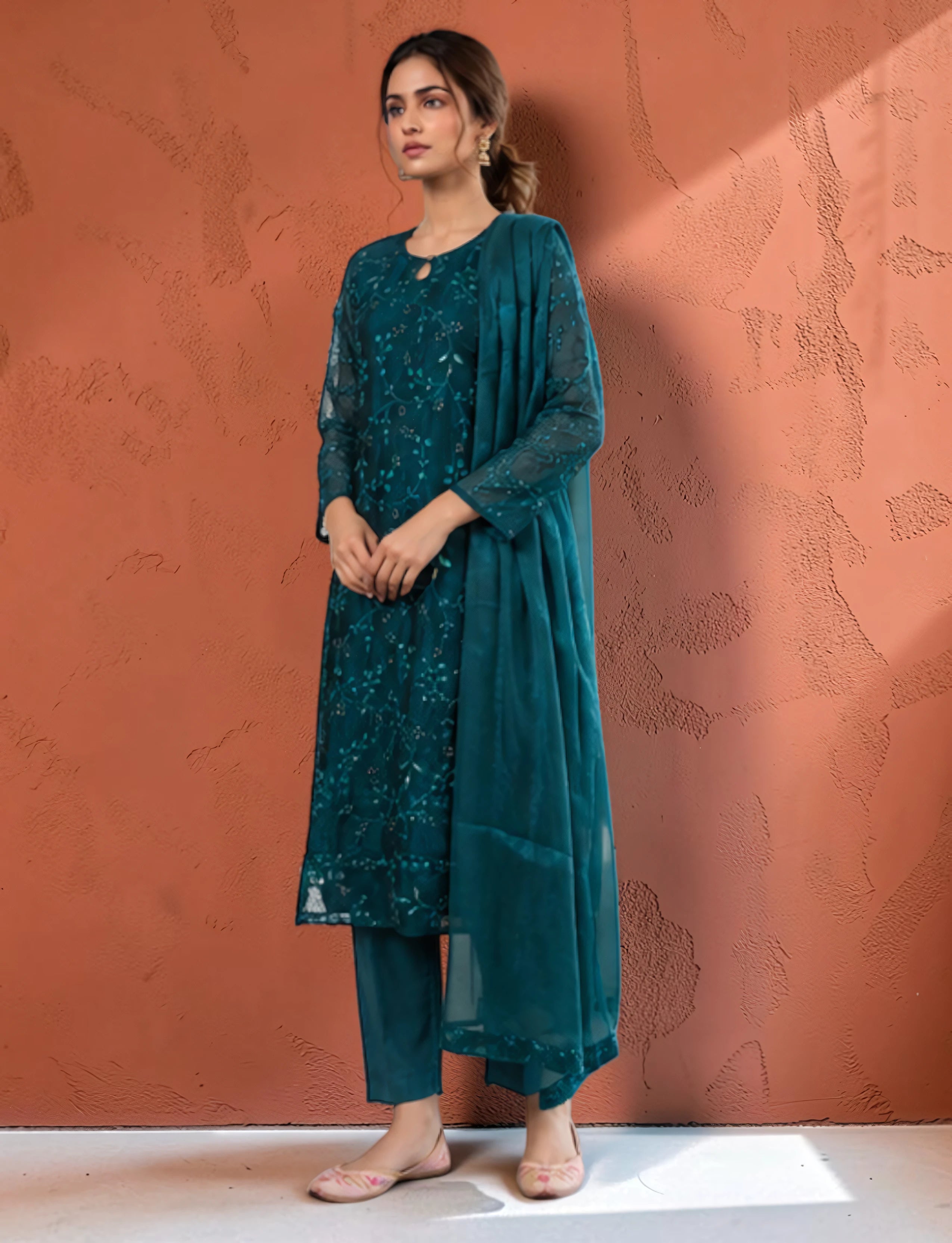Women’s Green Floral Embroidered Kurta Set