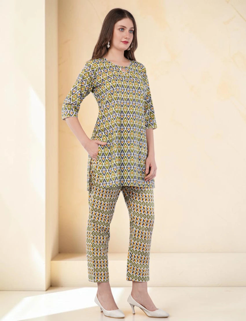 Women's Printed Co-ord Set with Tunic and Pants, Multicoloured